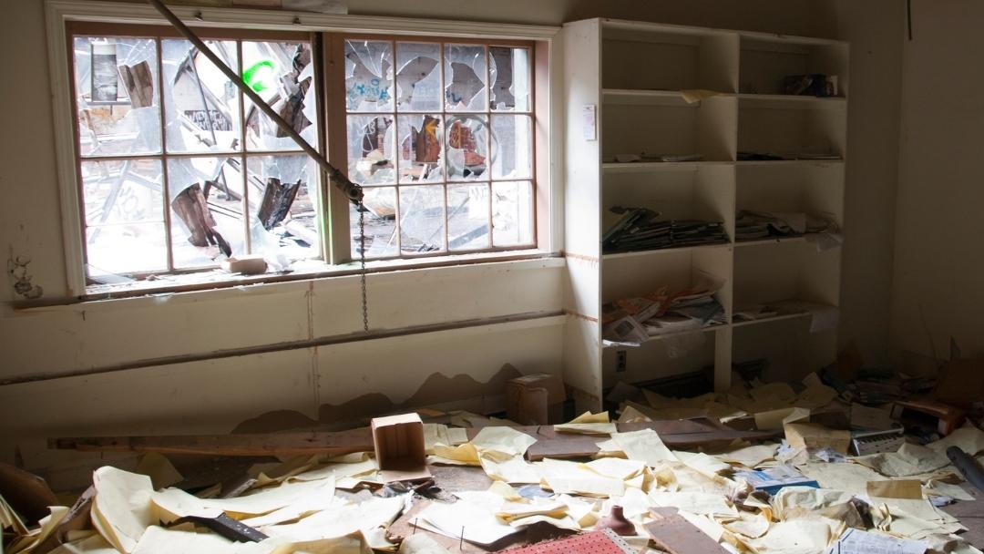 What does a public adjuster do in vandalism and theft cases in Miami?